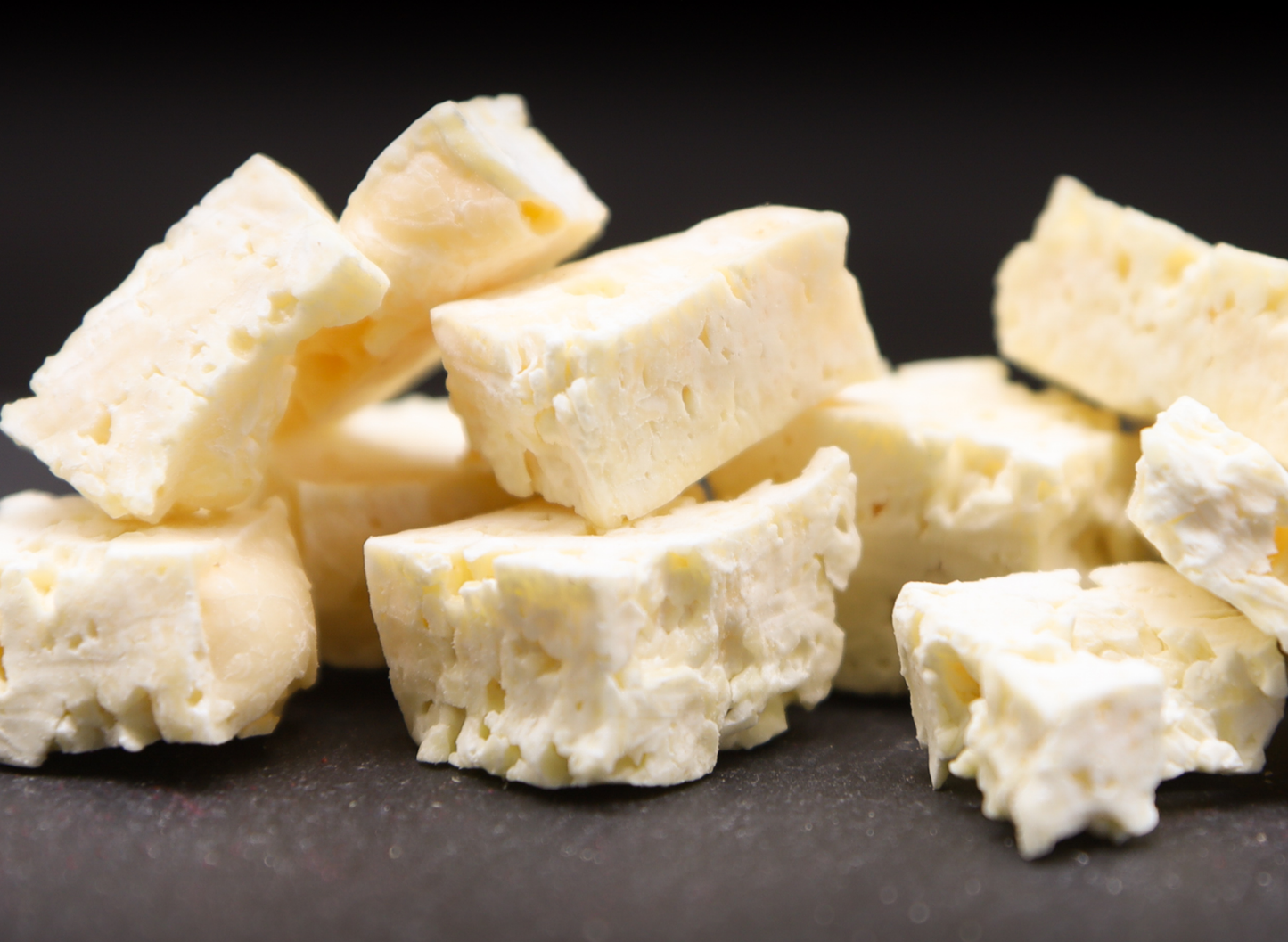 Fromage lyophilisé riche en protéines pour chiens